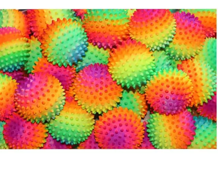 Igelball Regenbogen: Spielspaß, Motorikförderung und Entspannung in einem