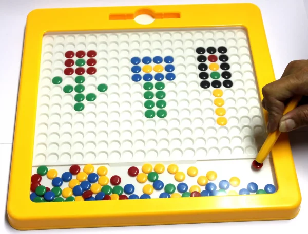 Mag Dot Magnetspiel – 32 × 32 cm, mit Magnetstift & 20 Vorlagen